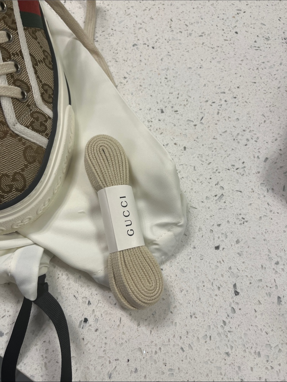 Gucci Beige GG Supreme High-Top Sneakers with Green Trim - Picture 5 of 9